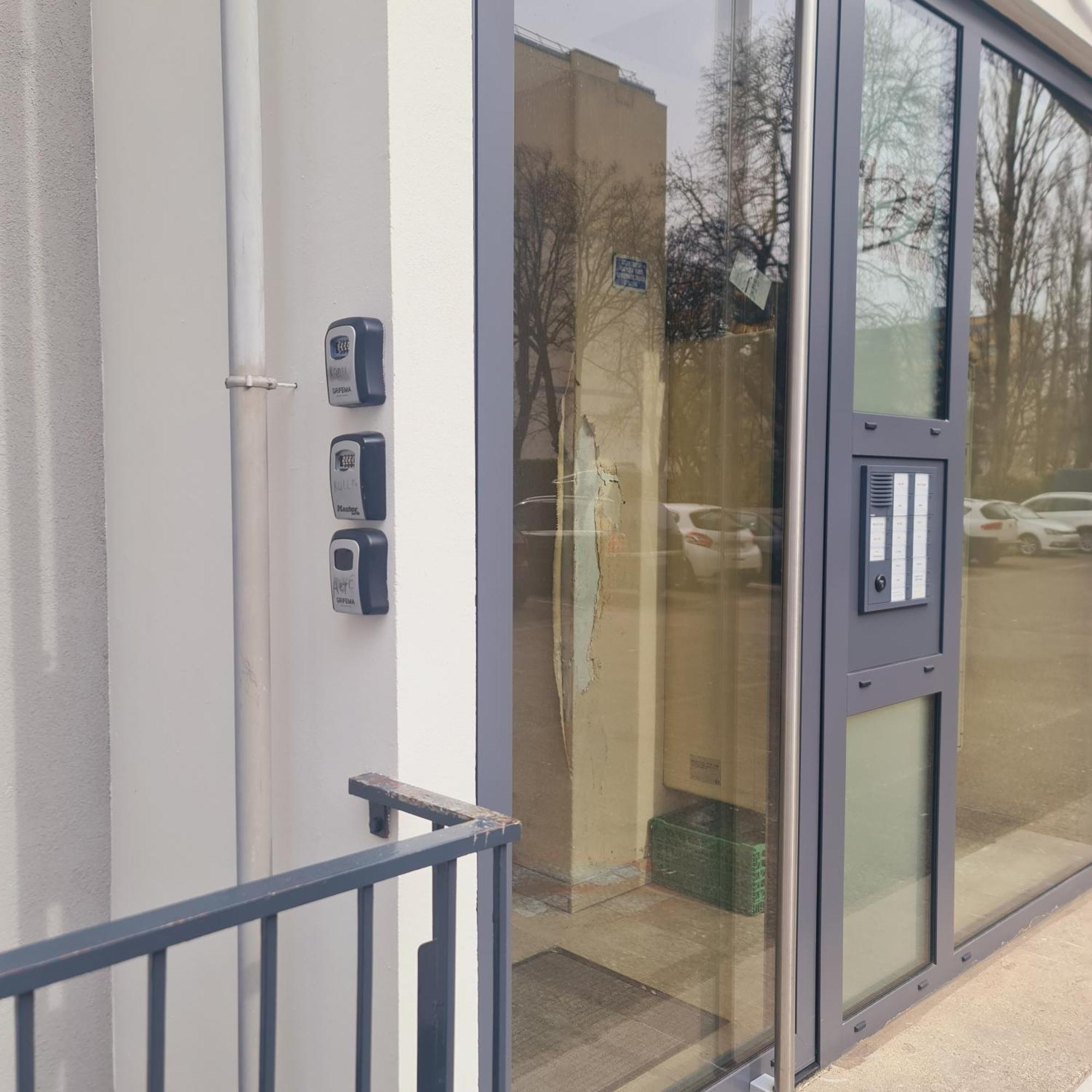 Studio Kulla Avec Terasse 5Mn Basel Airport Saint-Louis  Bagian luar foto